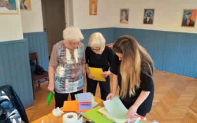 Aktywny Klub Seniora, scrapbooking w Klubie Arka