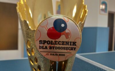 Laureaci turnieju tenisa stołowego Społecznik dla Bydgoszczy z Klubu Arka