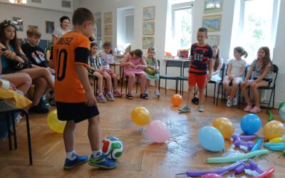 Pokaz talentów i bal maskowy – fotorelacja z zabawy dla dzieci w Klubie Arka